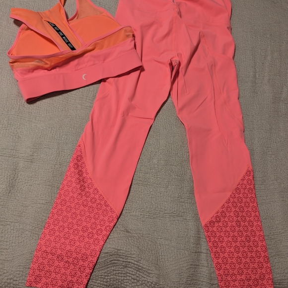 Zyia Hot Pink set - Picture 4 of 5